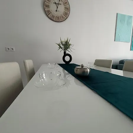 Dobrzec Апартаменти *